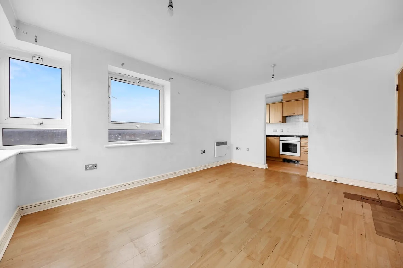 Flat 47 Spectrum Tower, 2-20 Hainault Street, London, IG1 4GZ, photo 6