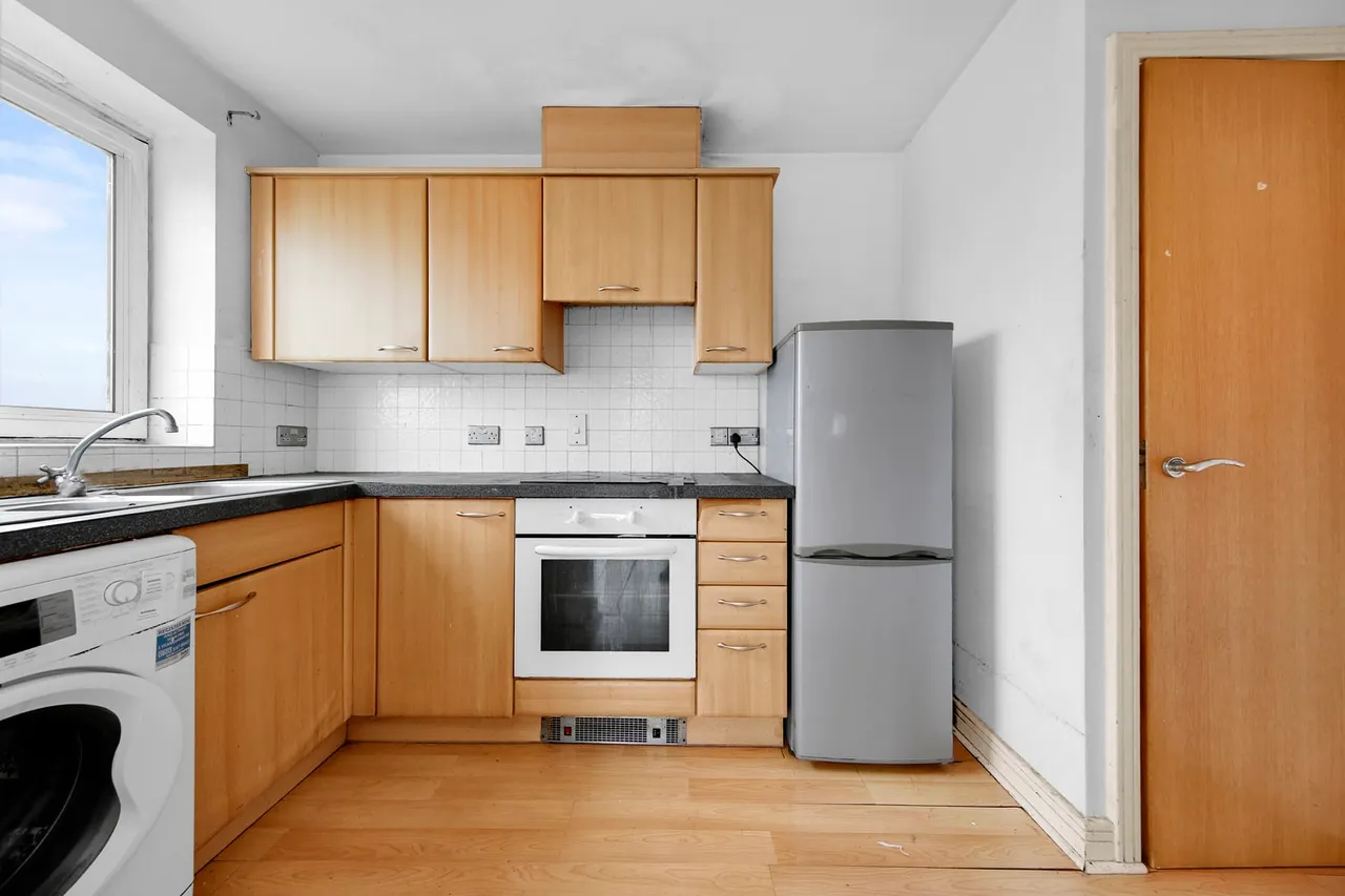 Flat 47 Spectrum Tower, 2-20 Hainault Street, London, IG1 4GZ, photo 7