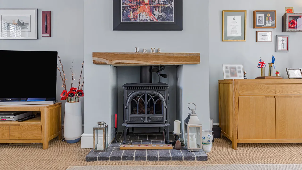 Corner Cottage, 2 Alders Reach, Rolleston-on-Dove, DE13 9BB, photo 5