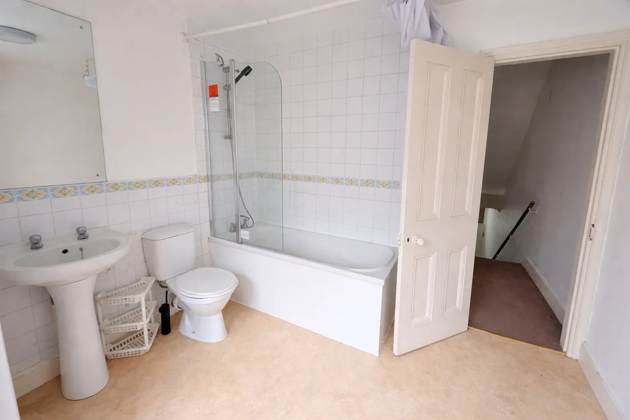 Radnor Park Crescent, Folkestone, CT19, photo 5