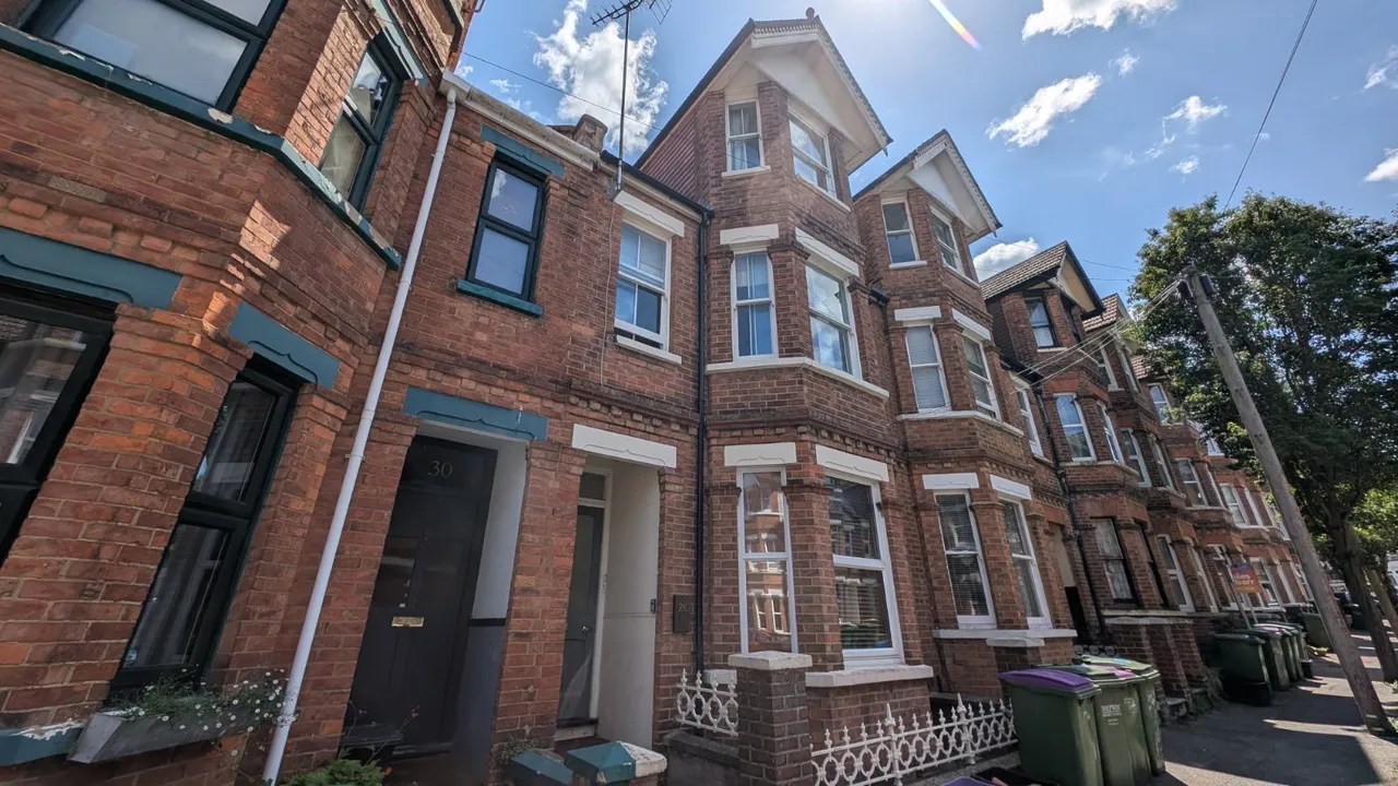 3 bed flat for sale, Radnor Park Crescent, Folkestone, CT19