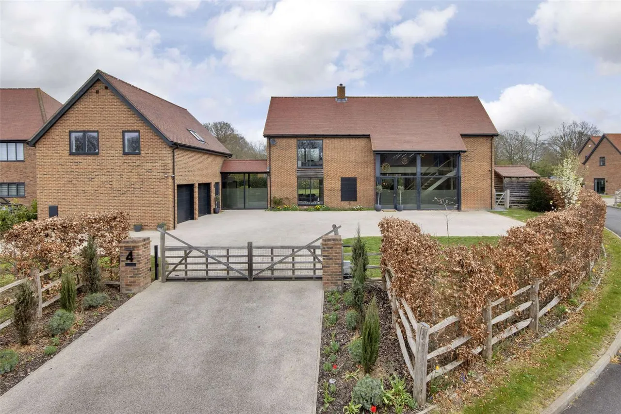 6 bed house for sale — Boughton Park, Grafty Green, Maidstone, Kent, ME17 2EF