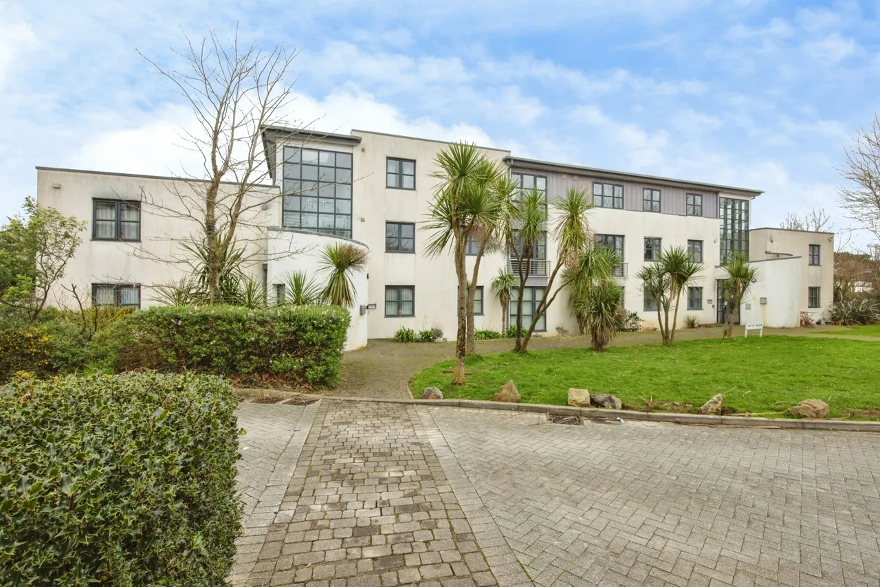 2 bed flat for sale, Sandy Hill, St. Austell, PL25