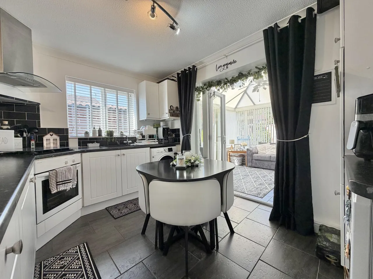Exbury Close, Pendeford, Wolverhampton, WV9, photo 5