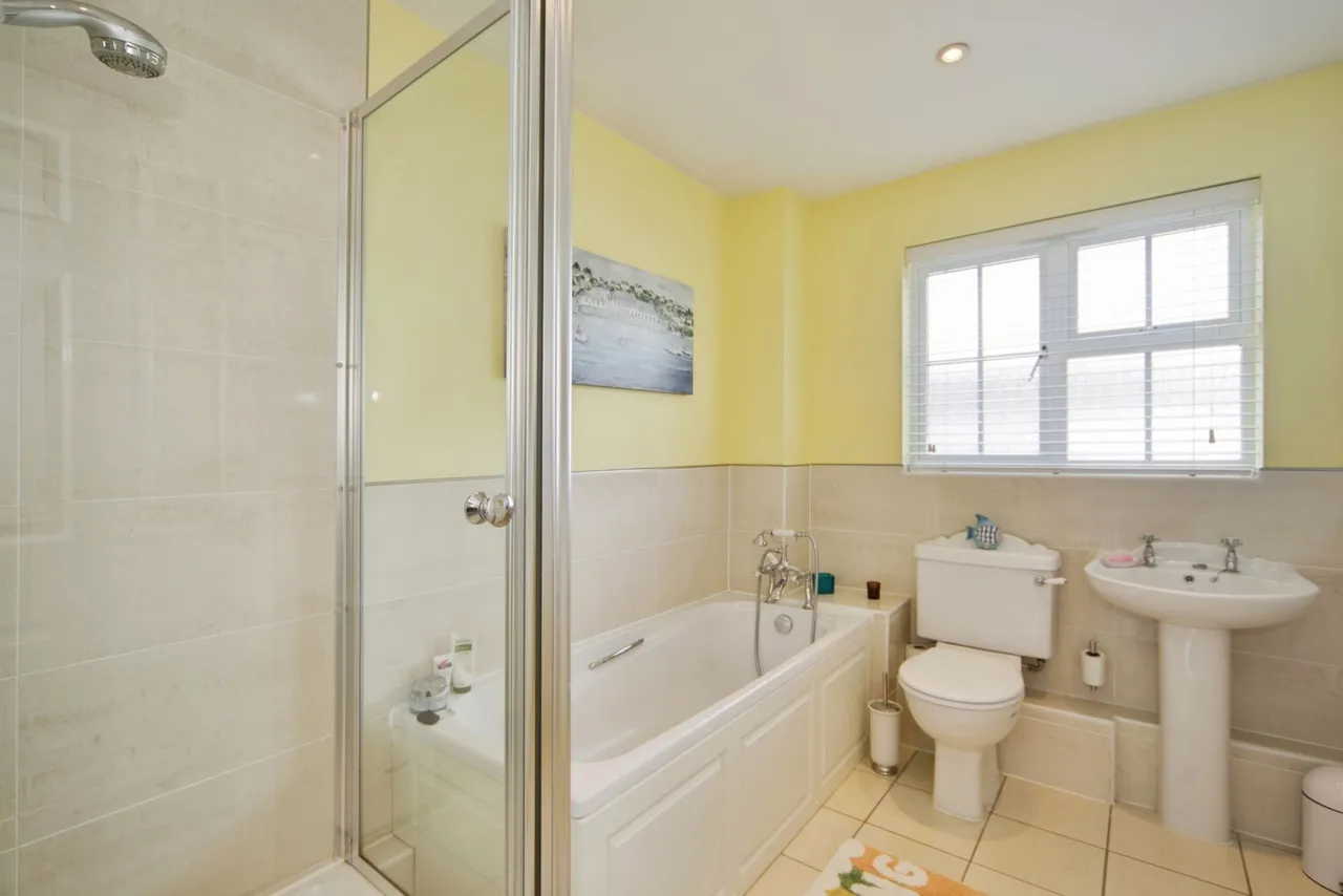 Burleigh Close, ROMFORD, Essex, RM7, photo 21
