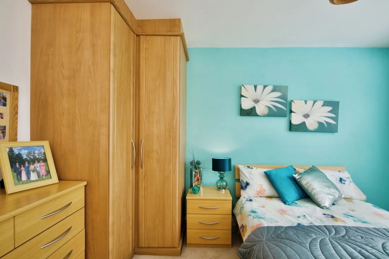 Burleigh Close, ROMFORD, Essex, RM7, photo 18