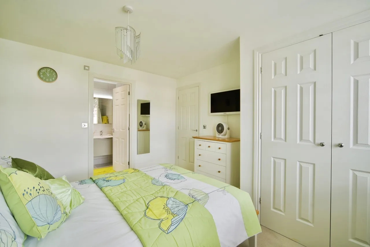 Burleigh Close, ROMFORD, Essex, RM7, photo 16