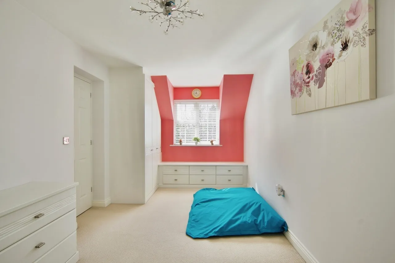 Burleigh Close, ROMFORD, Essex, RM7, photo 19