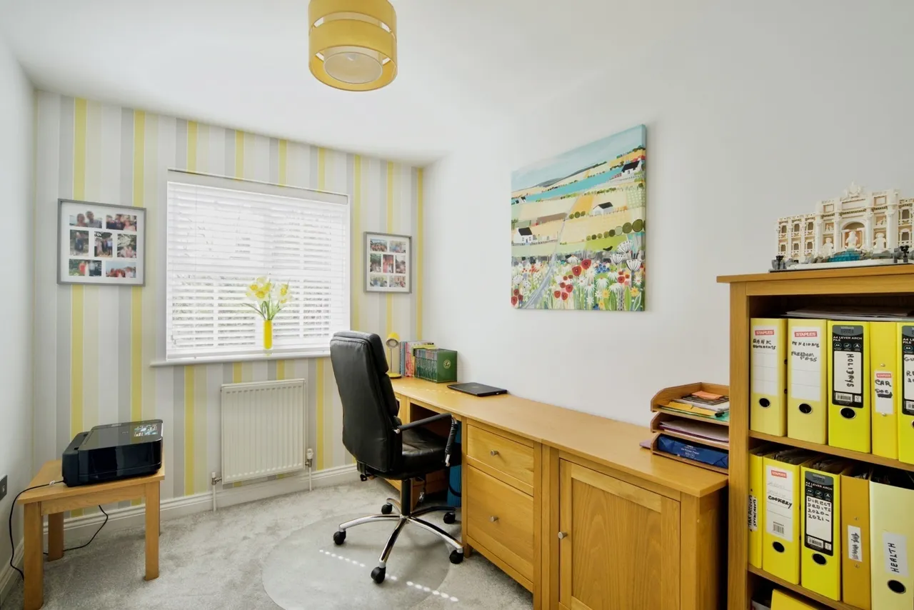 Burleigh Close, ROMFORD, Essex, RM7, photo 20