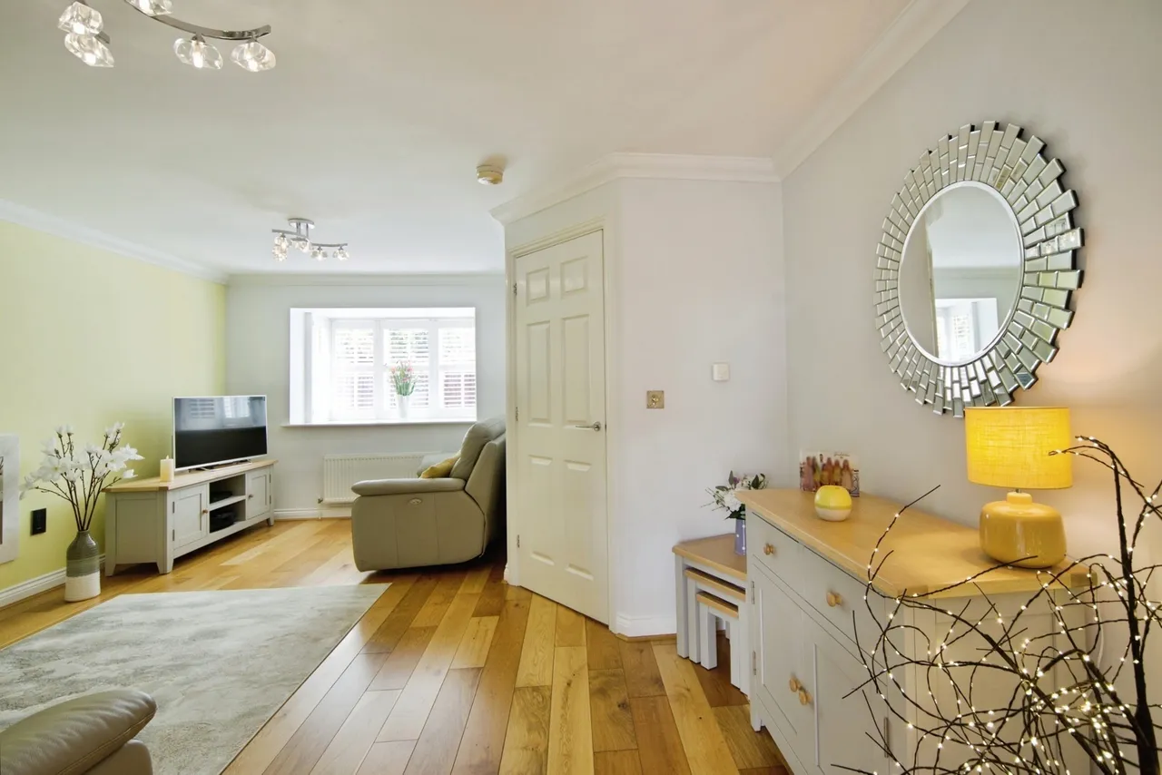 Burleigh Close, ROMFORD, Essex, RM7, photo 3