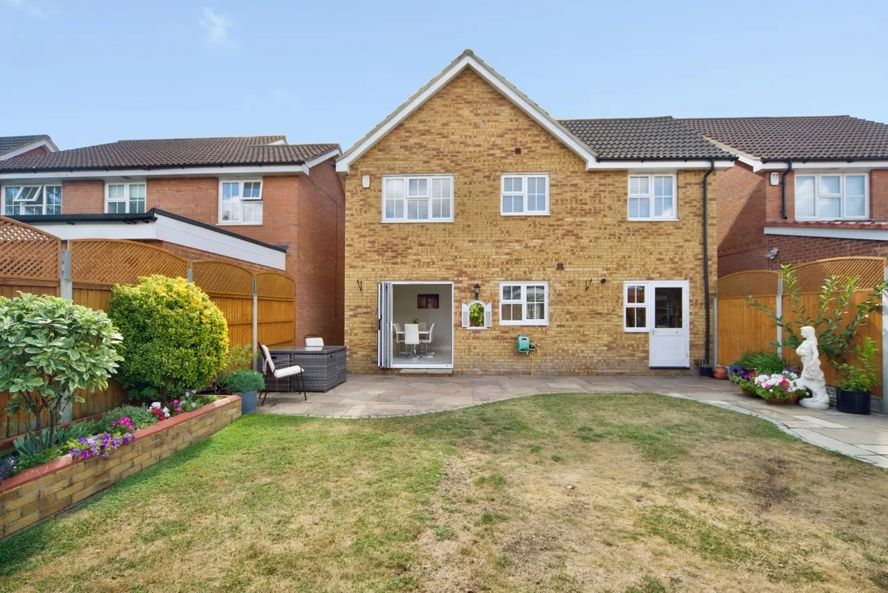 Burleigh Close, ROMFORD, Essex, RM7, photo 27