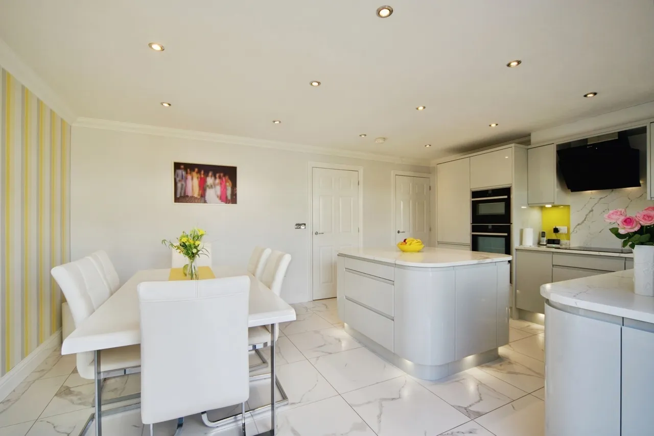 Burleigh Close, ROMFORD, Essex, RM7, photo 10