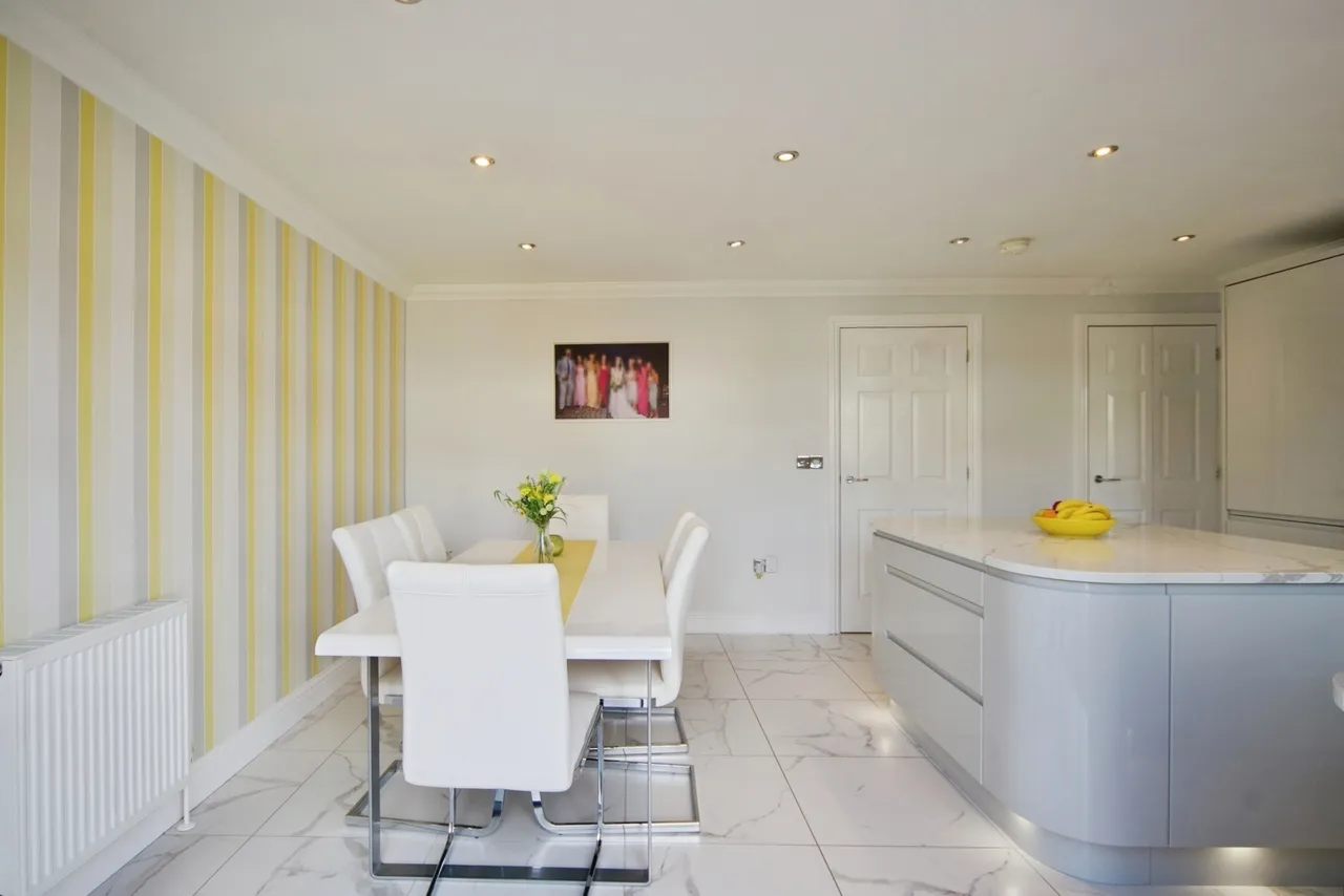 Burleigh Close, ROMFORD, Essex, RM7, photo 12