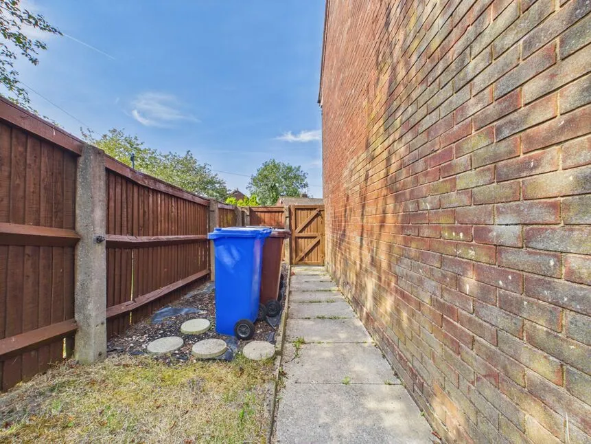Hillside Crescent, Ashton-under-Lyne, OL6, photo 19
