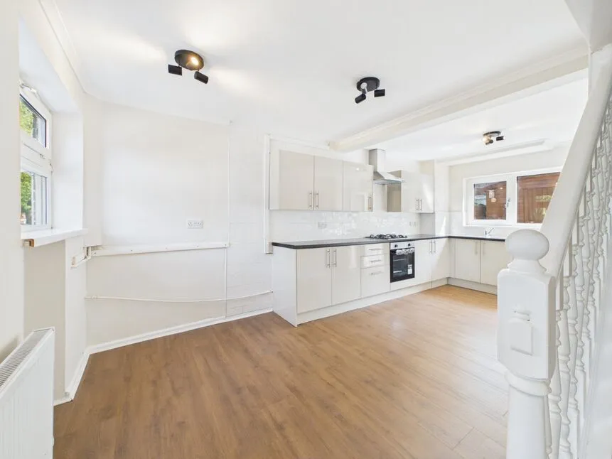 Hillside Crescent, Ashton-under-Lyne, OL6, photo 2