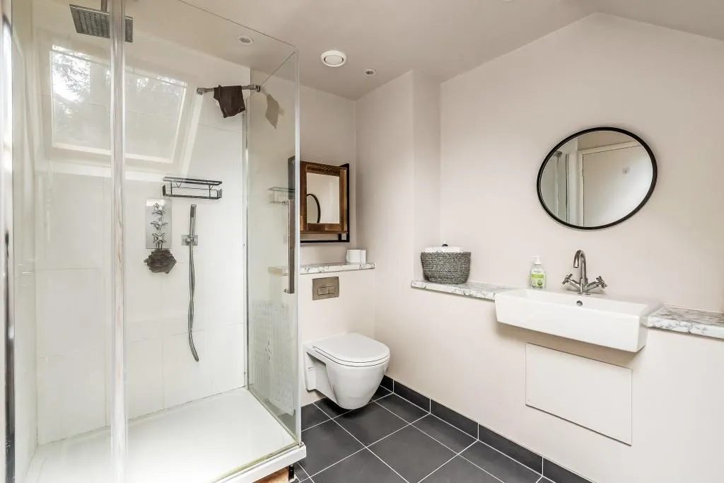 The Paddock, Westcott, RH4, photo 17