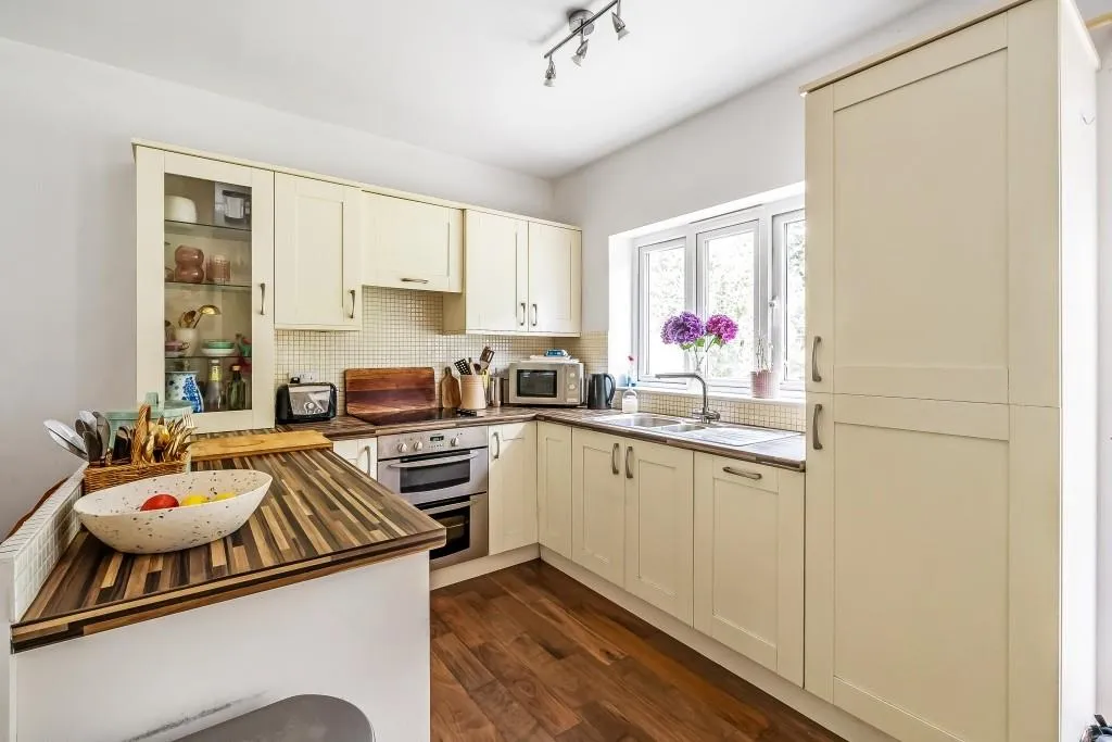 The Paddock, Westcott, RH4, photo 15