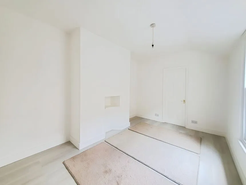 First Floor Flat, London, E16, photo 4