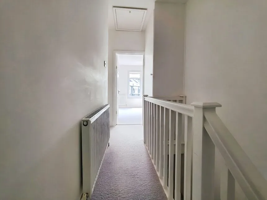 First Floor Flat, London, E16, photo 5