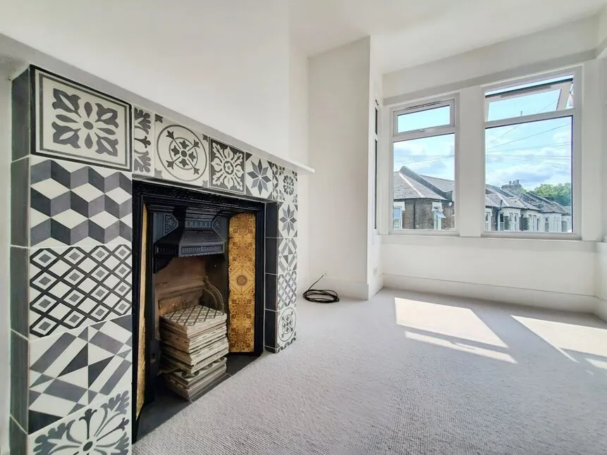 First Floor Flat, London, E16, photo 2