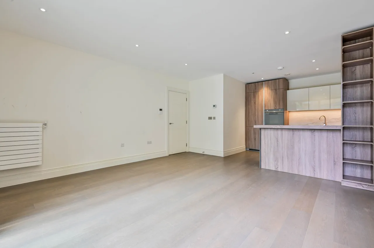 Flat 168, Hamond Court, Queenshurst Square, Kingston Upon Thames, photo 7