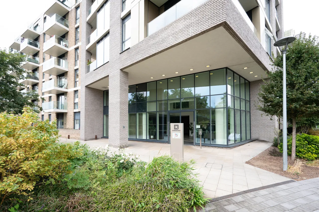 2 bed flat for sale — Flat 168, Hamond Court, Queenshurst Square, Kingston Upon Thames