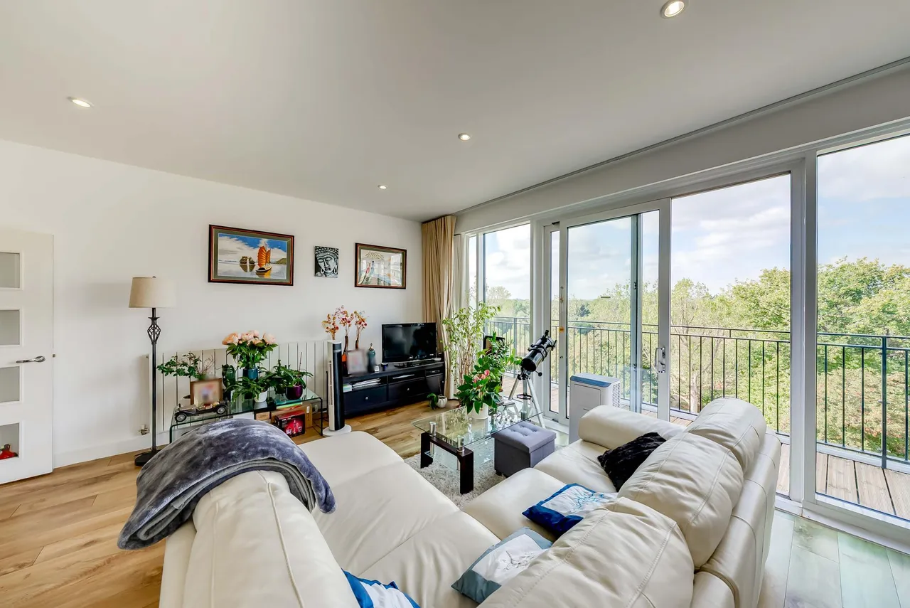 Embry Road, London, SE9, photo 2