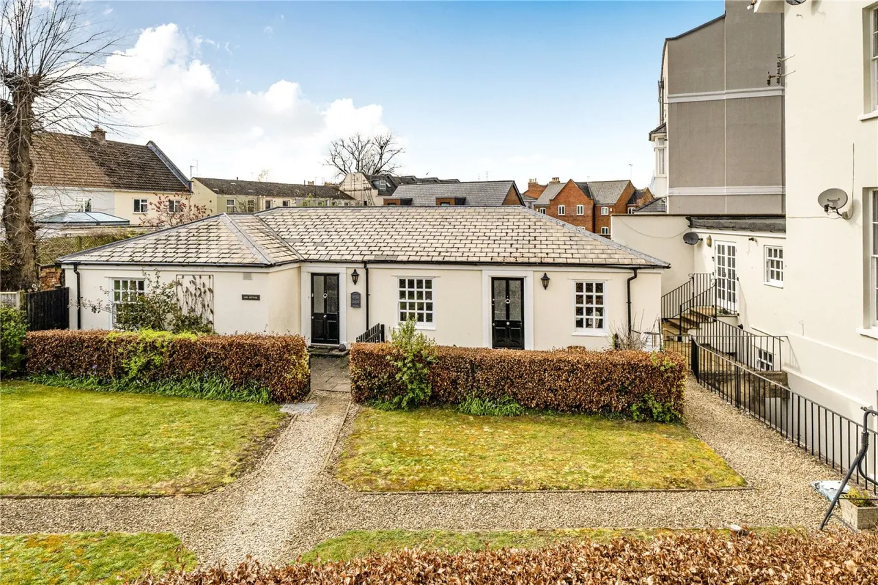 1 bed house for sale, Pittville Circus, Cheltenham, GL52