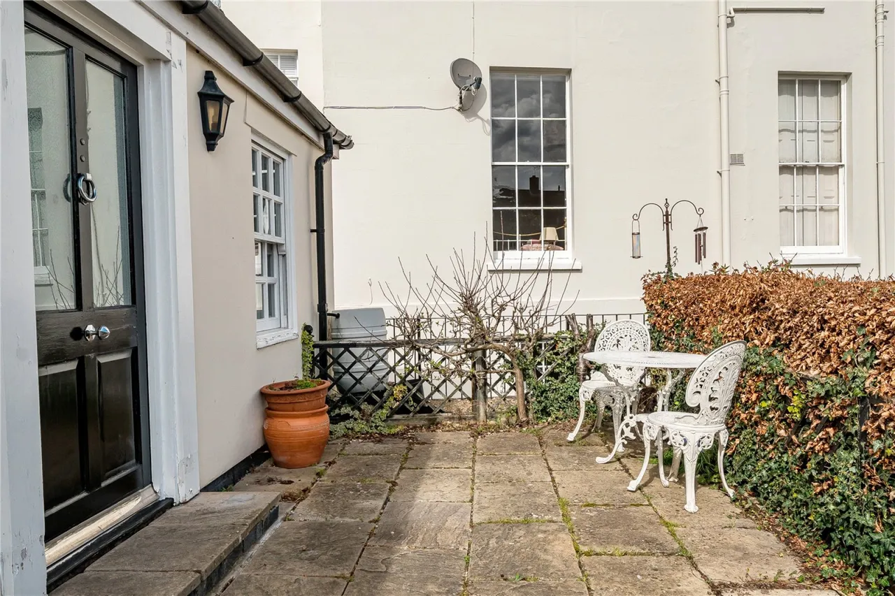 Pittville Circus, Cheltenham, GL52, photo 9