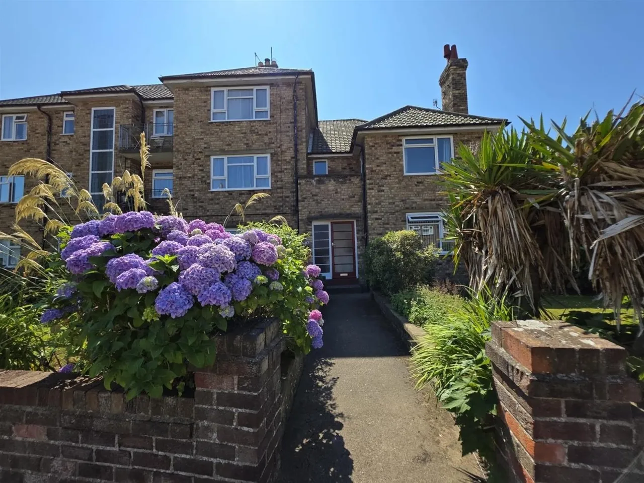 2 bed flat for sale — Givendale Court Givendale Road, Scarborough YO12 6LB