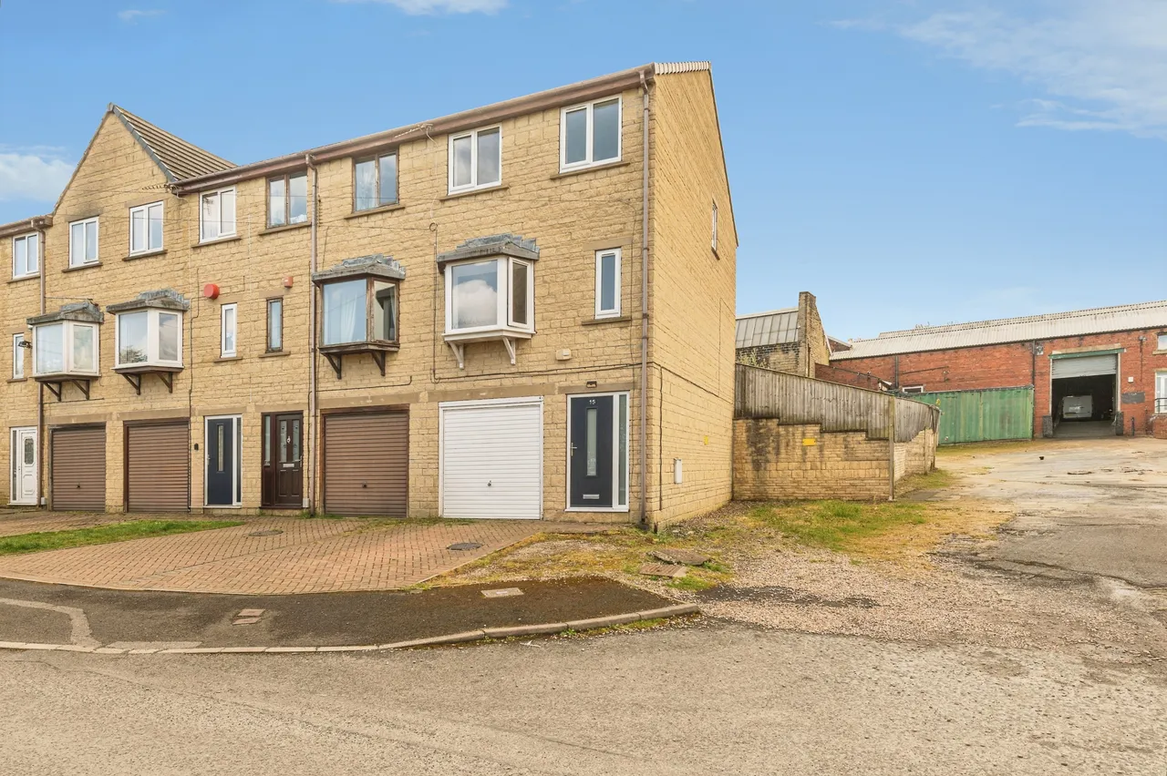 3 bed house for sale — Stoney Cross Street, Huddersfield