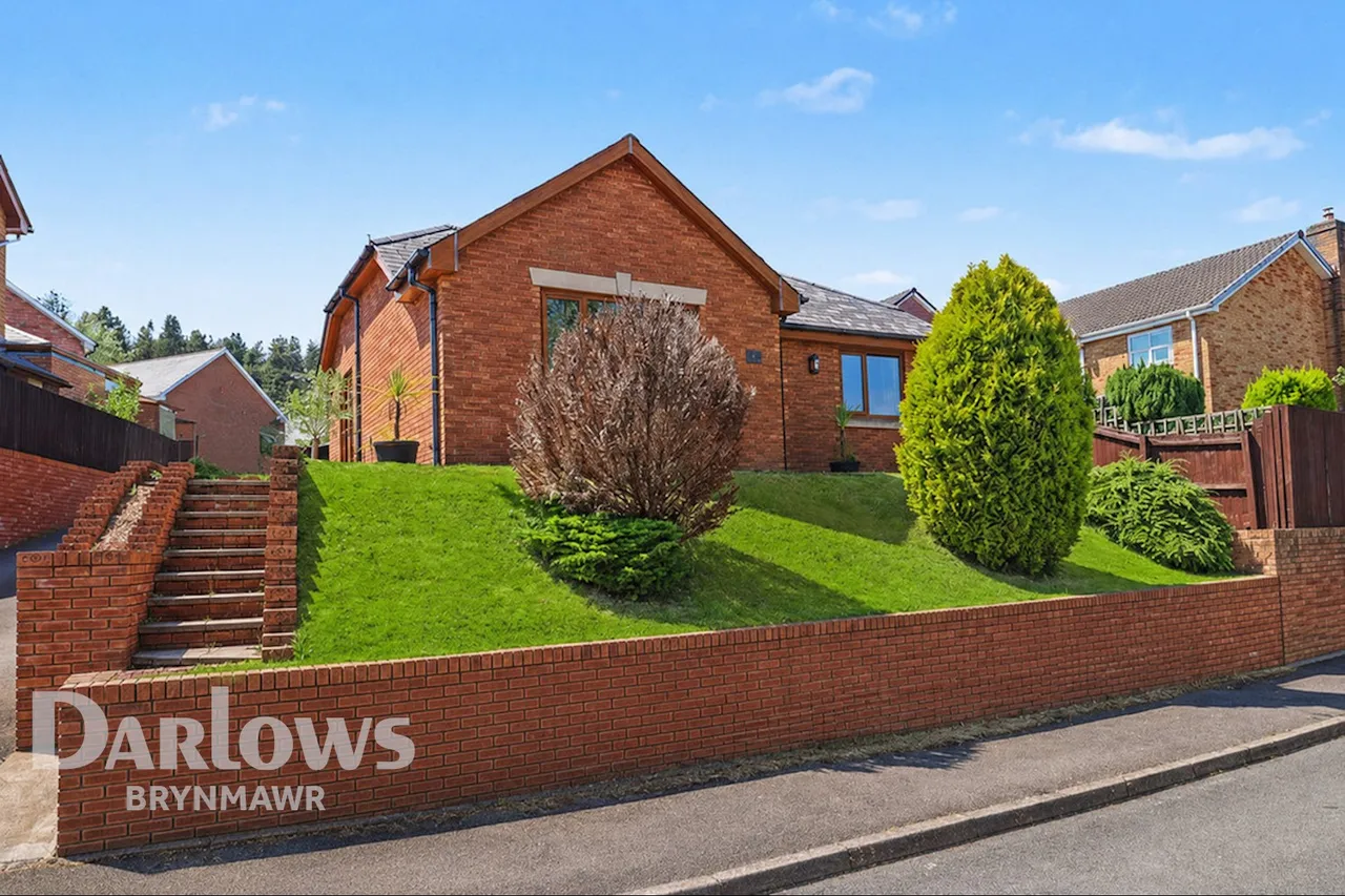 3 bed house for sale, Lakeside, Tredegar