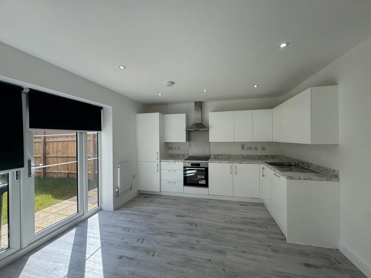 Francis Avenue, Aylesbury, HP21, photo 2