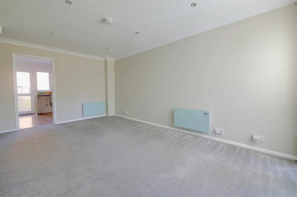 Hudson Close, Worthing, BN13, photo 2