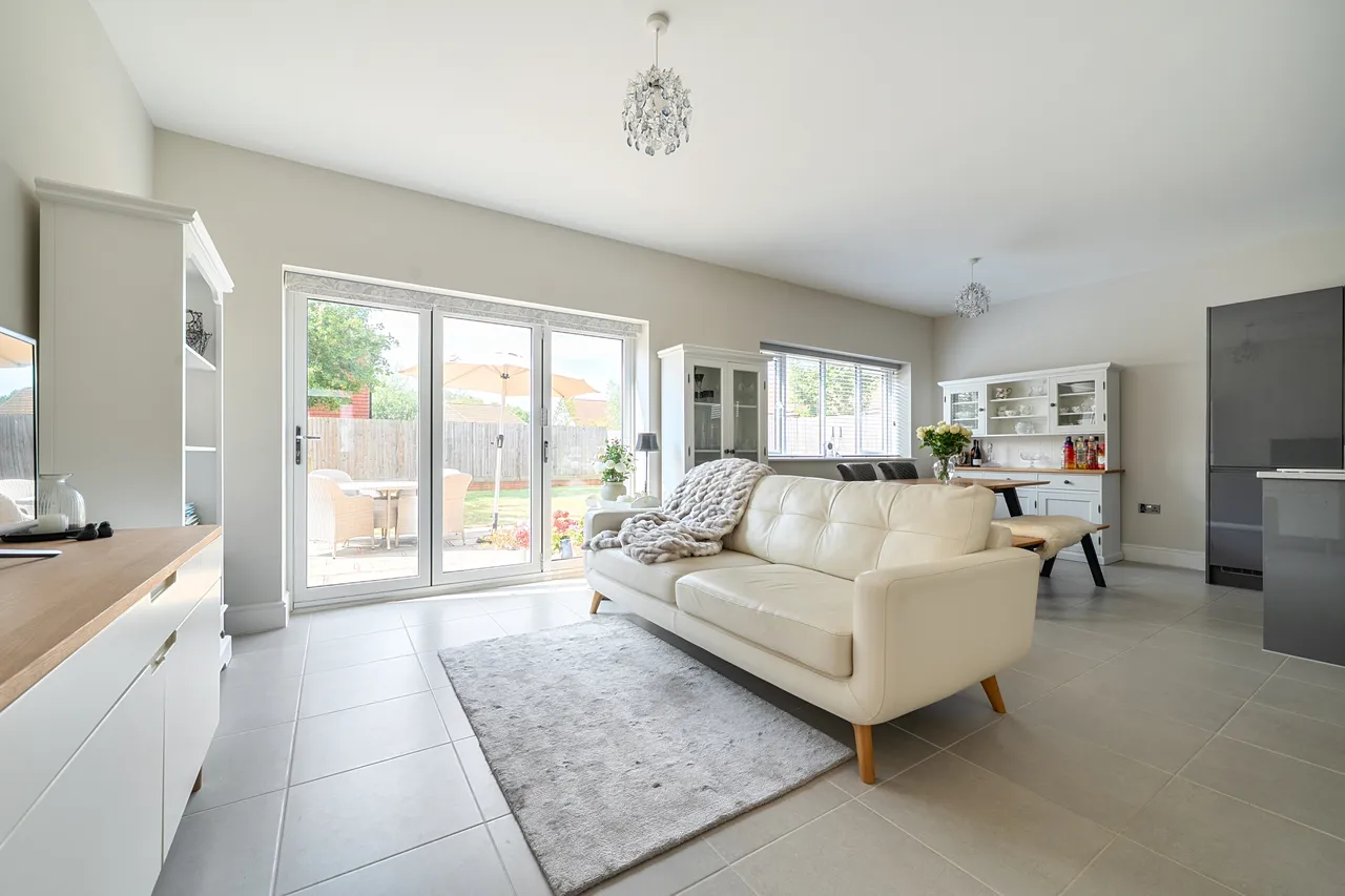 Hoadley Avenue, Burgess Hill, RH15, photo 7