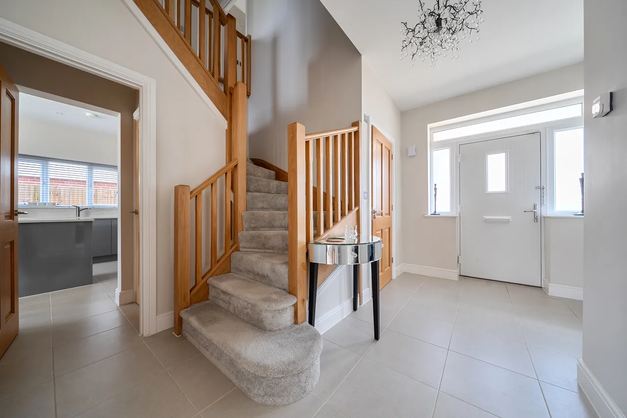 Hoadley Avenue, Burgess Hill, RH15, photo 8