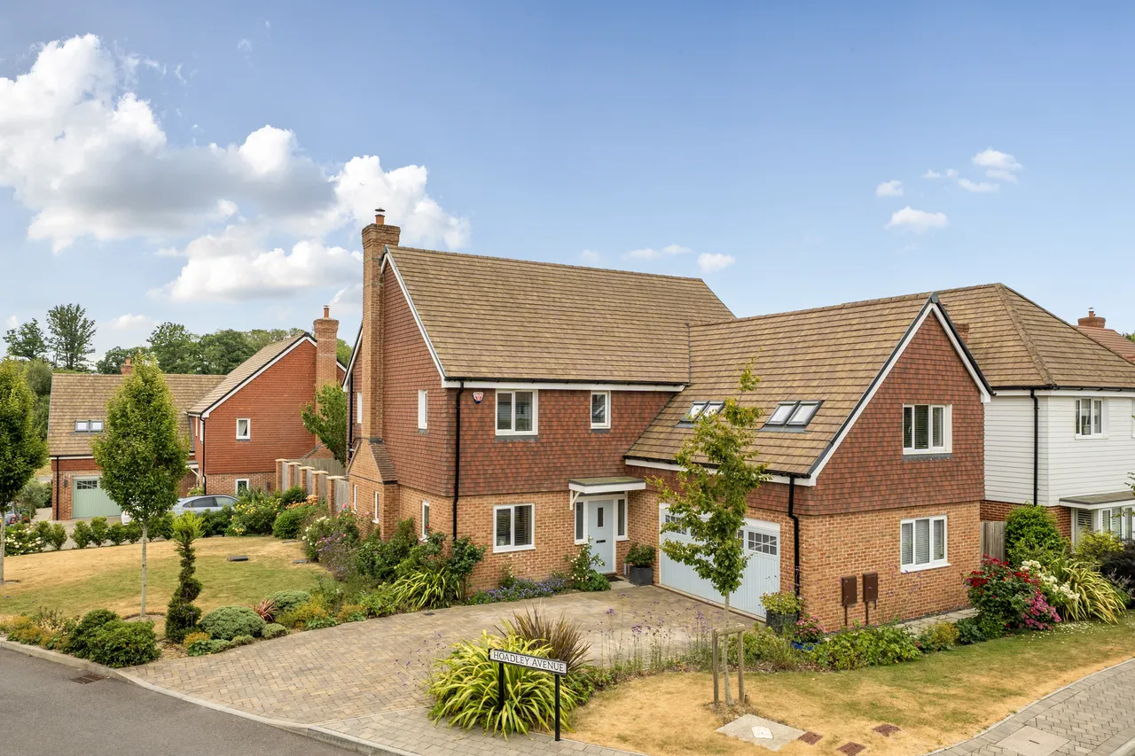 5 bed house for sale — Hoadley Avenue, Burgess Hill, RH15