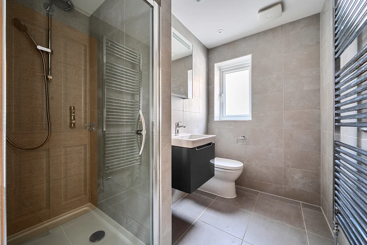 Hoadley Avenue, Burgess Hill, RH15, photo 10