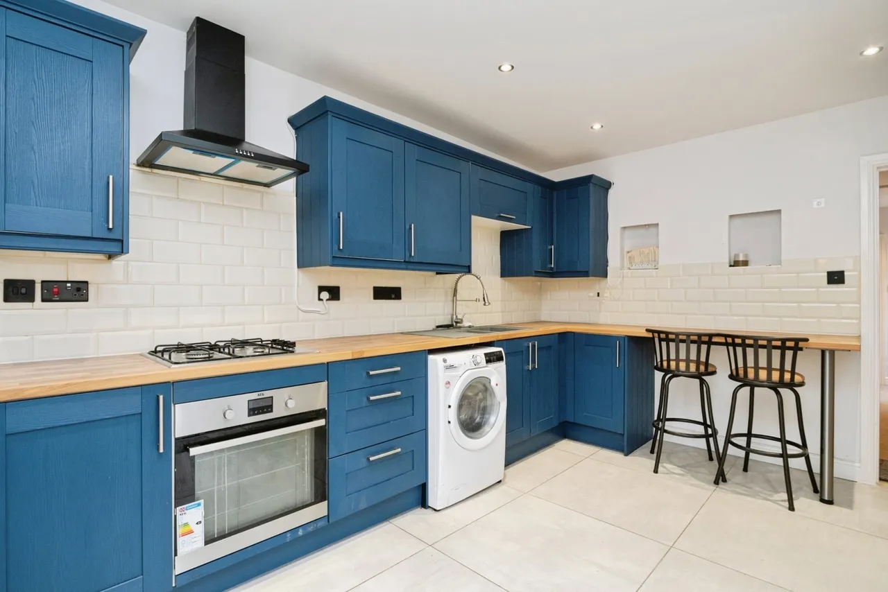 Kings Road, London, E11, photo 6