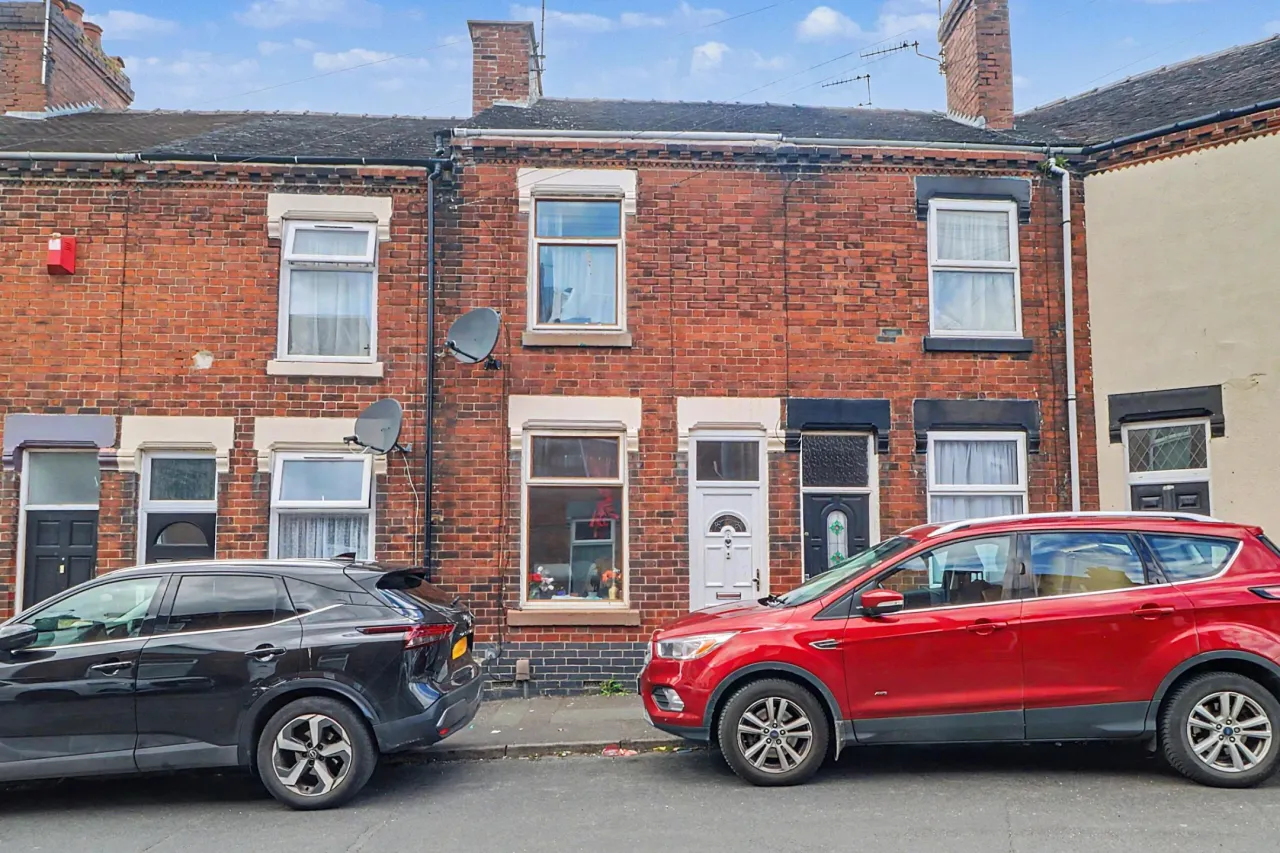 2 bed property for sale, Portland Street, Hanley, ST1