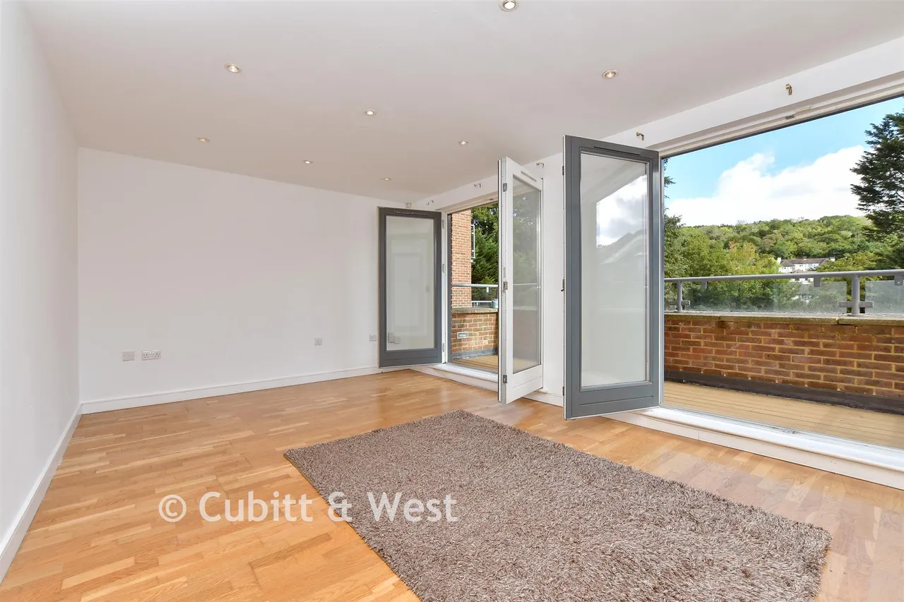 Valley Road, Kenley, CR8, photo 8
