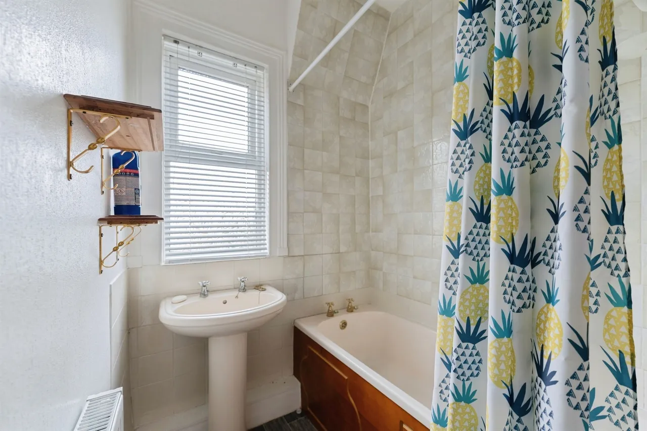 Waring Avenue, Tranmere, CH42, photo 16