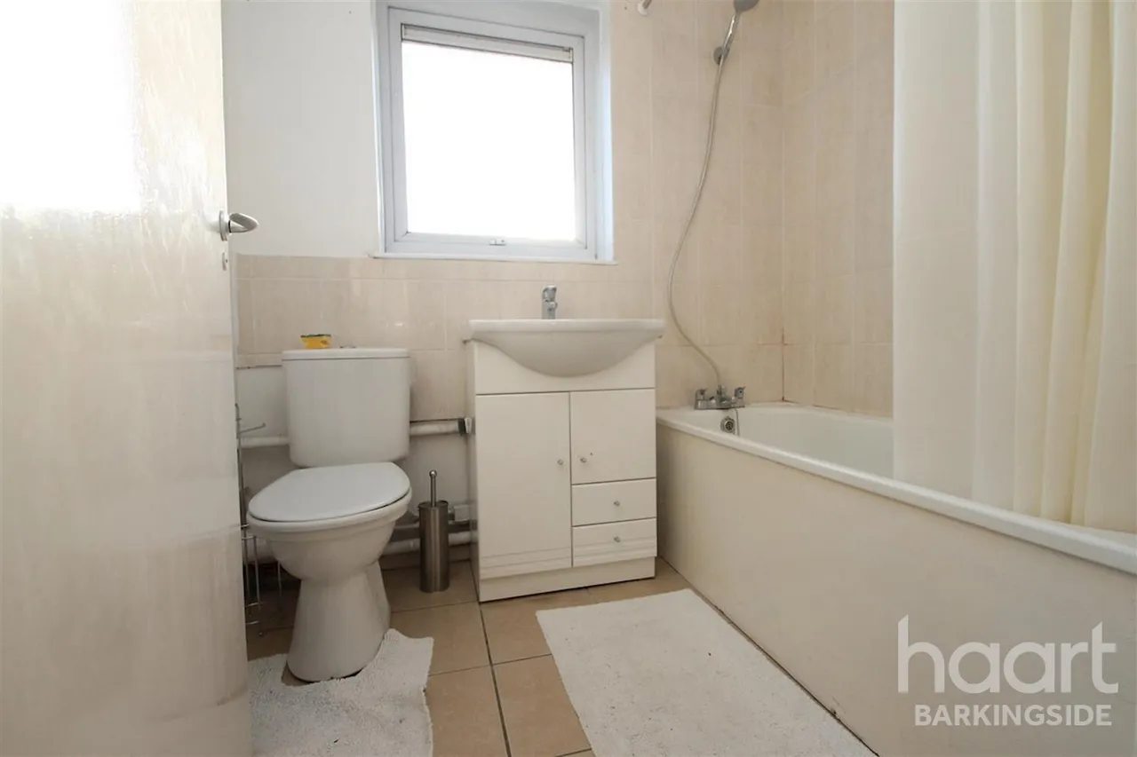 Jefferson Close, Gants Hill -, IG2, photo 5