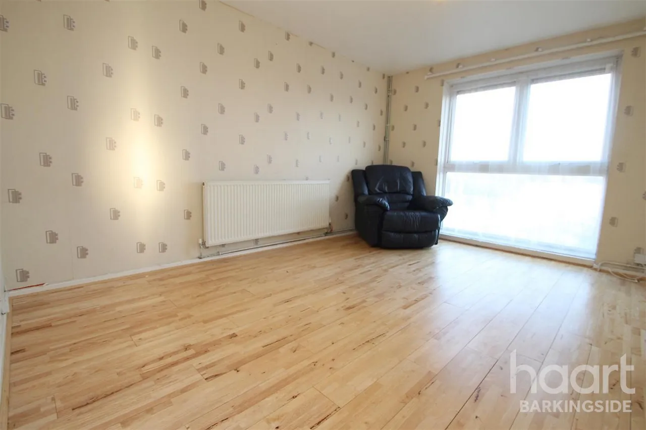 Jefferson Close, Gants Hill -, IG2, photo 2