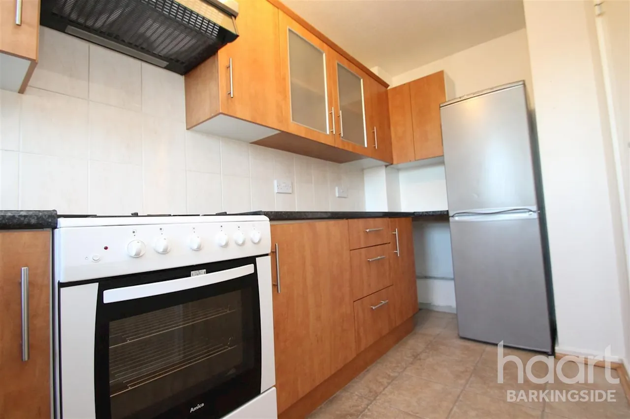 Jefferson Close, Gants Hill -, IG2, photo 3