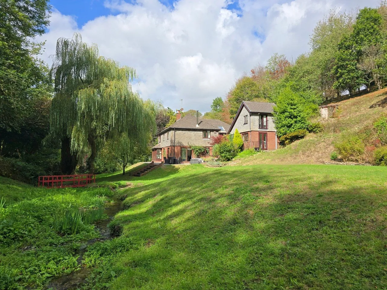 5 bed house for sale, Victoria Terrace, Milton Combe, PL20