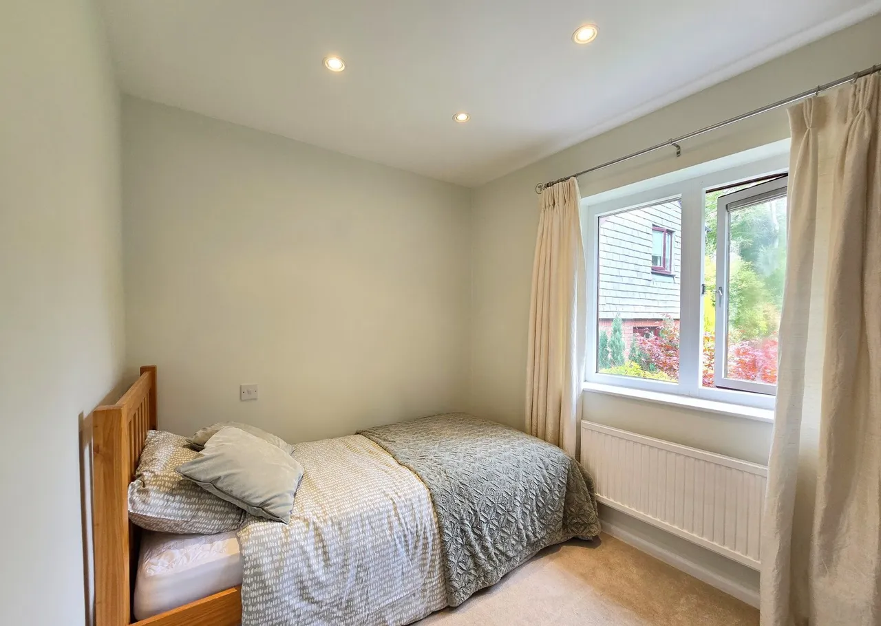 Victoria Terrace, Milton Combe, PL20, photo 15