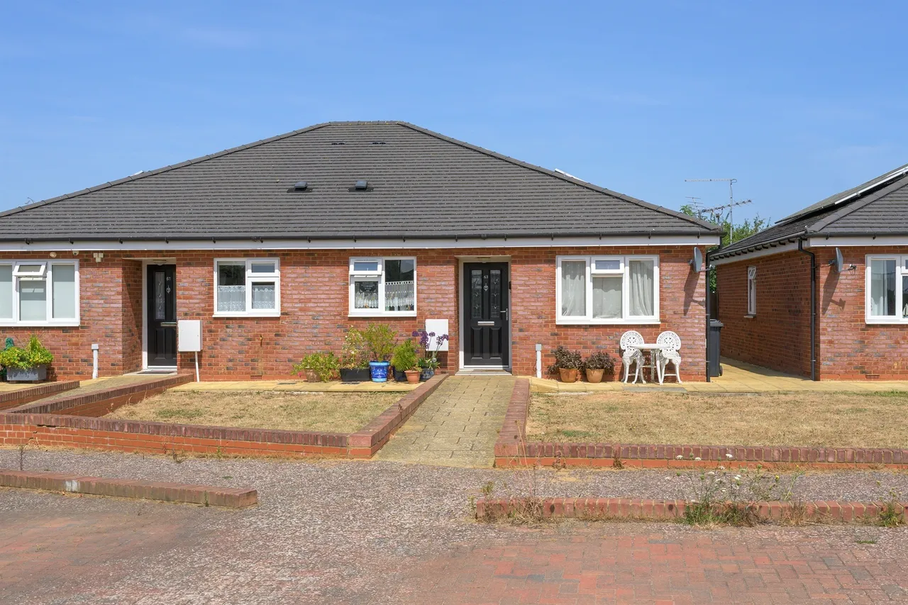Bridge Road, Kettering, NN14, photo 3