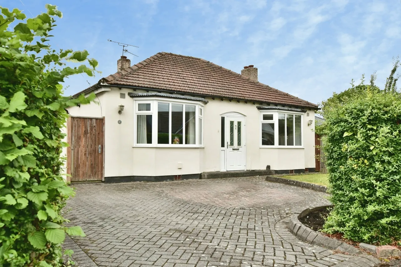 2 bed house for sale — Marland Avenue, Cheadle Hulme, Cheshire, SK8