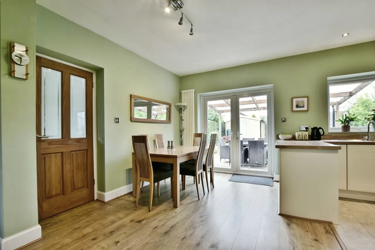 Marland Avenue, Cheadle Hulme, Cheshire, SK8, photo 6